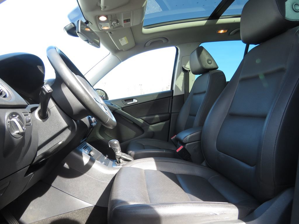 Used 2016 Volkswagen Tiguan SE image 10