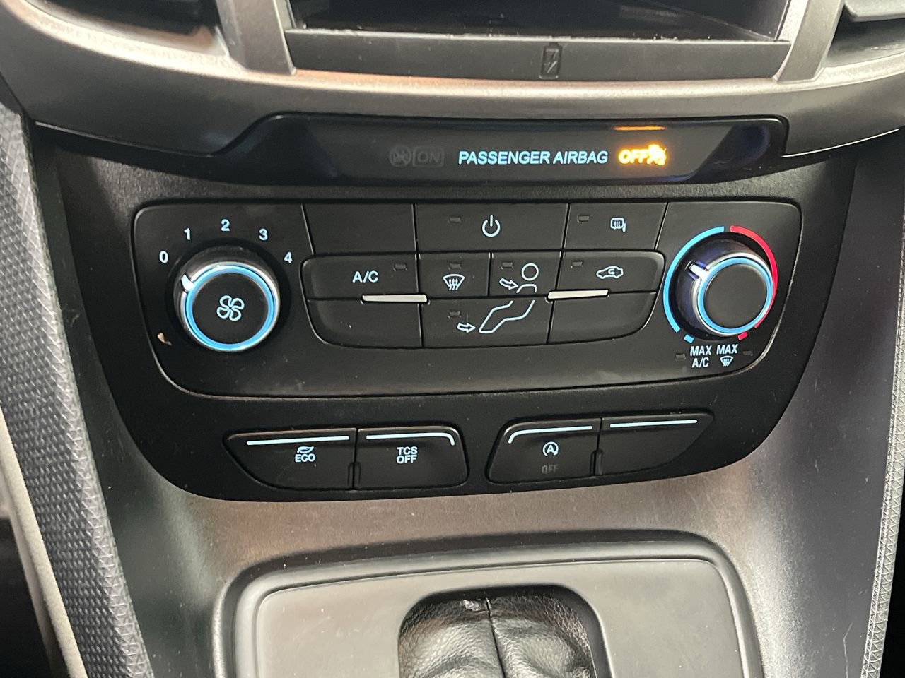 Certified 2023 Ford Transit Connect XLT image 16