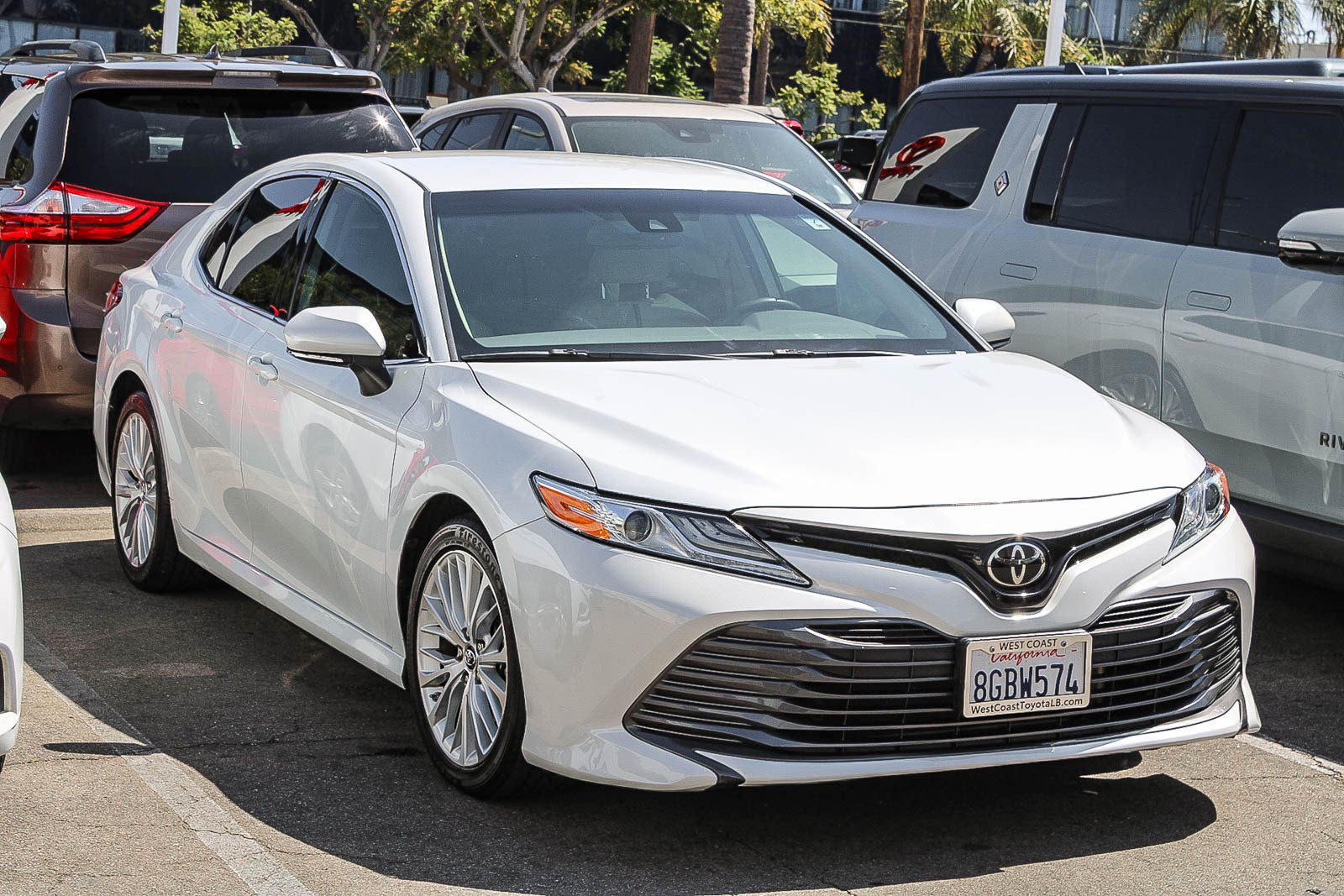 Certified 2019 Toyota Camry XLE w/ Carpet Mat Package FWD image 3