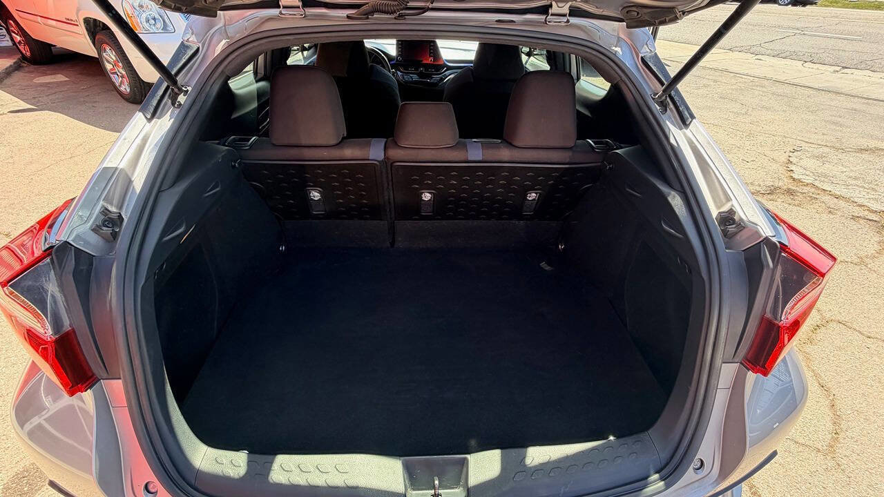 Used 2020 Toyota C-HR XLE image 8