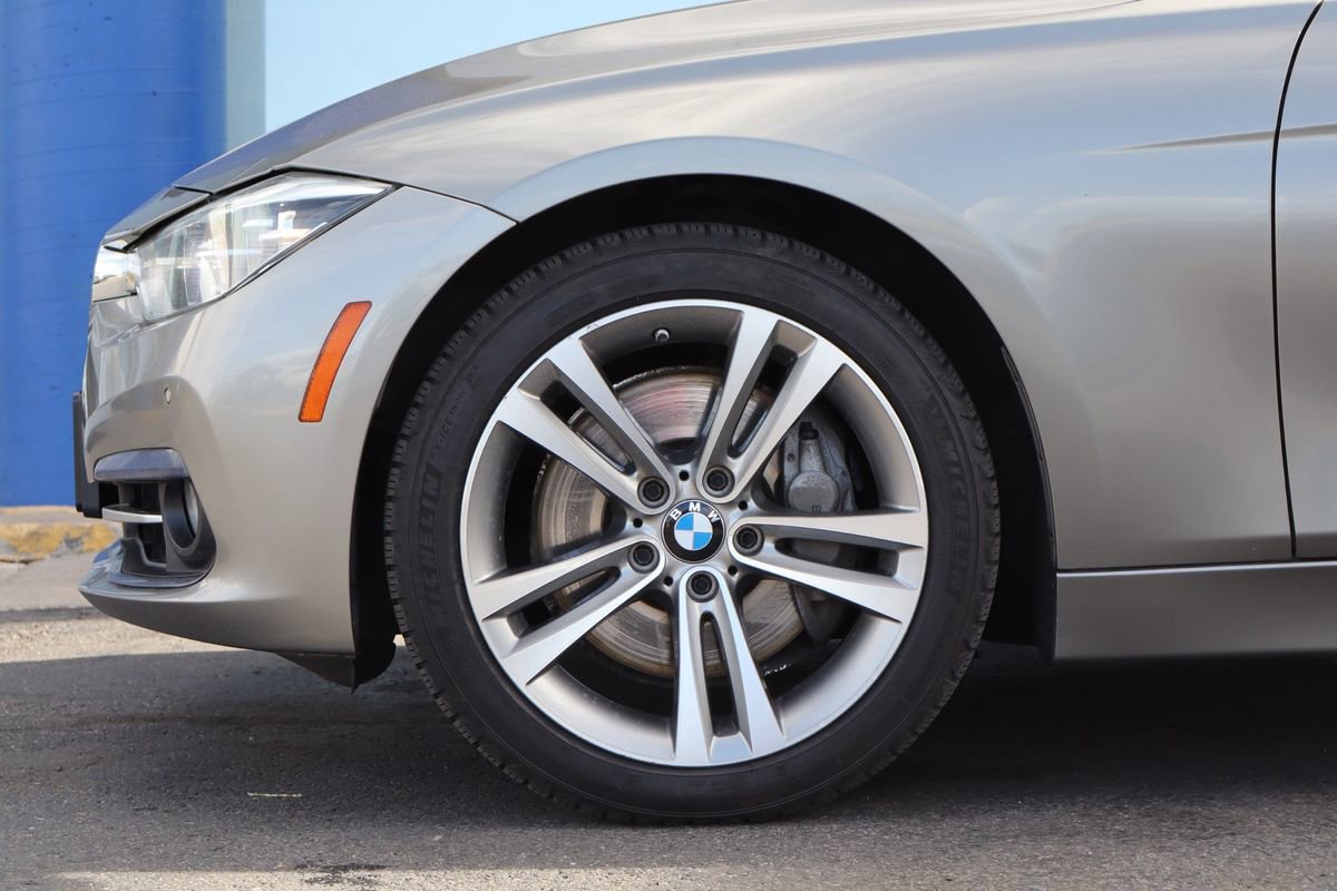 Used 2016 BMW 340i xDrive Sedan AWD/4WD image 26