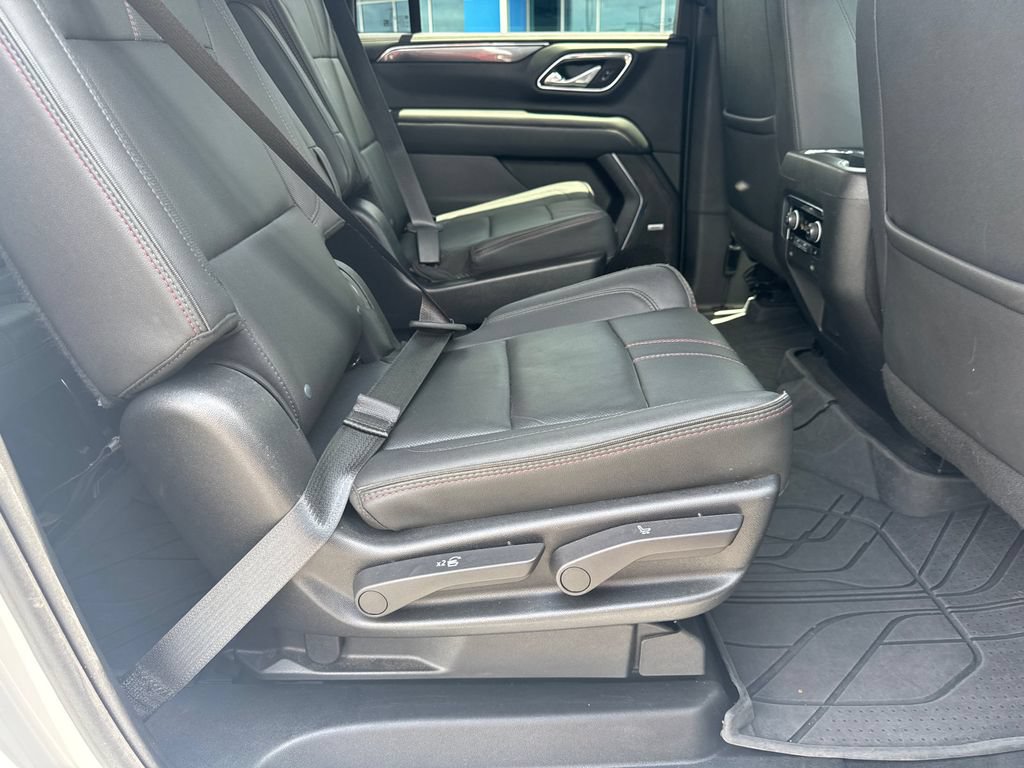 Used 2023 Chevrolet Suburban RST w/ Luxury Package AWD/4WD image 16