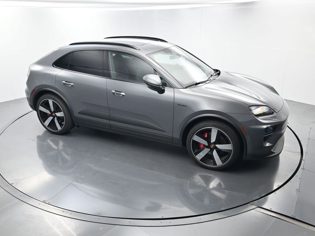 Certified 2025 Porsche Macan 4S Electric AWD/4WD image 40