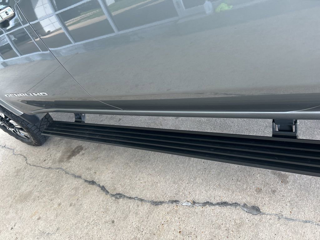 Used 2024 GMC Sierra 2500 Denali AWD/4WD image 11