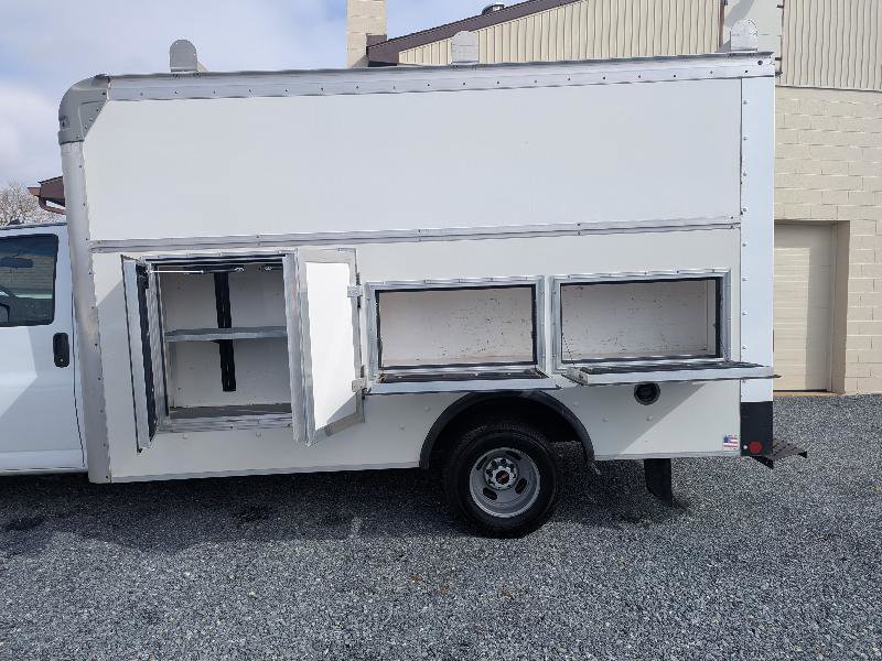 Used 2022 GMC Savana 3500 w/ Power Convenience Package image 4