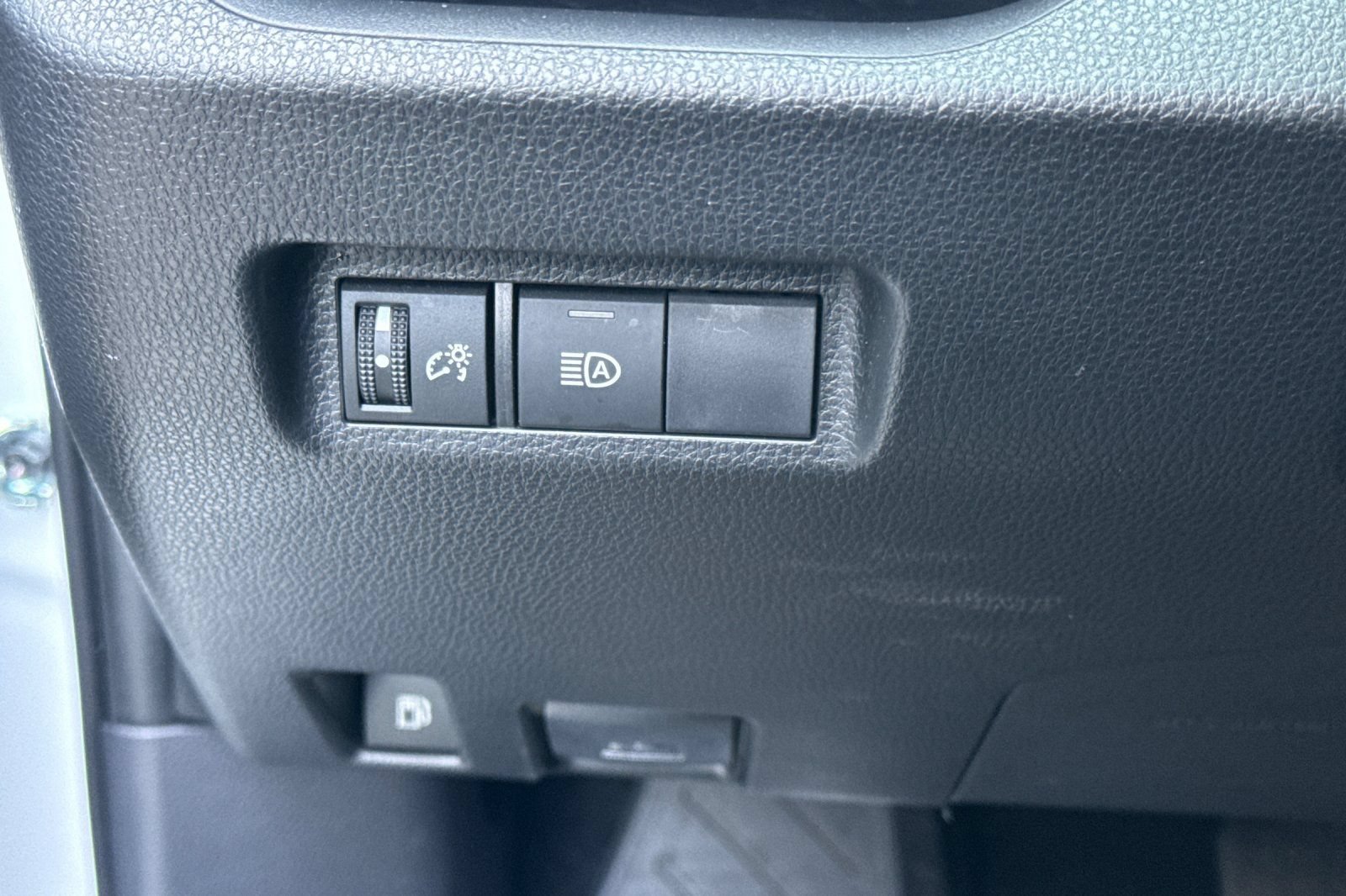 Certified 2024 Toyota RAV4 LE AWD/4WD image 32