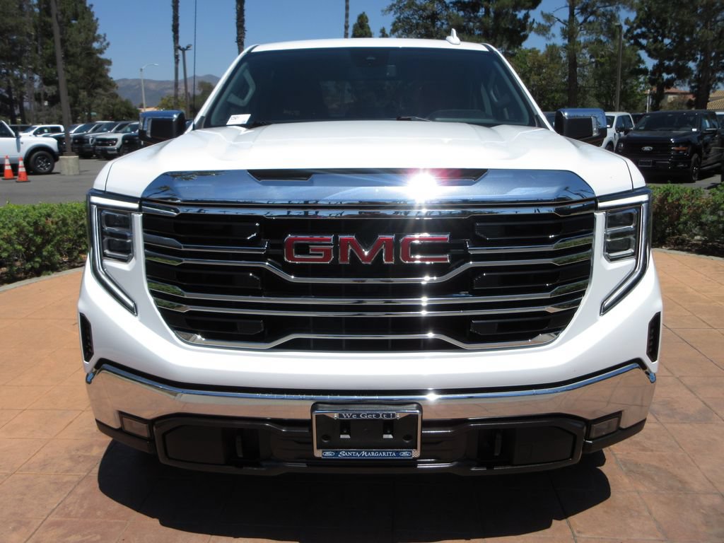 Used 2025 GMC Sierra 1500 SLT RWD image 7