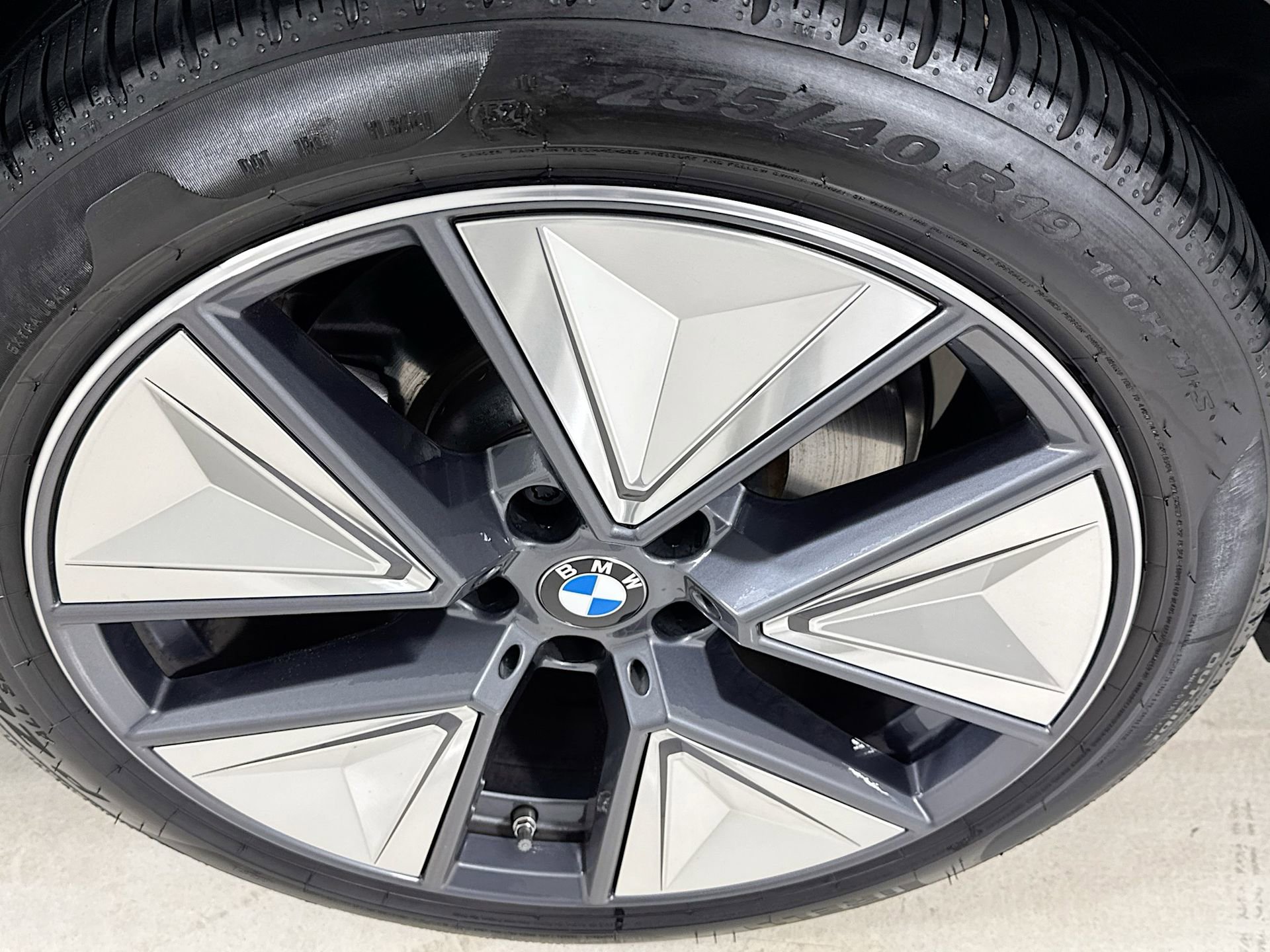 Used 2025 BMW i4 xDrive40i w/ Premium Package image 32