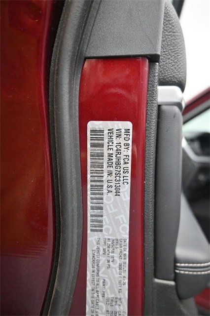 Used 2025 Jeep Grand Cherokee Limited w/ Luxury Tech Group II image 28