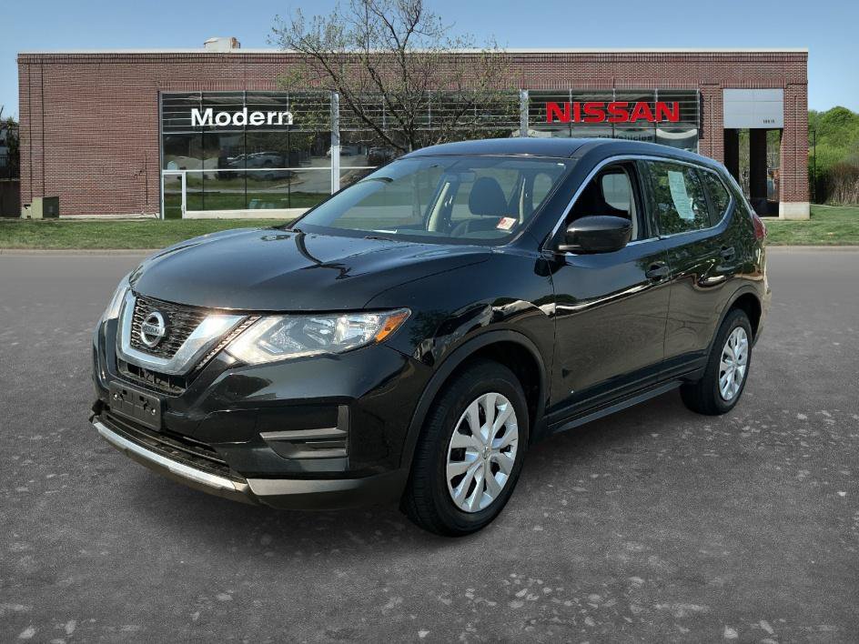 Used 2017 Nissan Rogue S AWD/4WD image 1