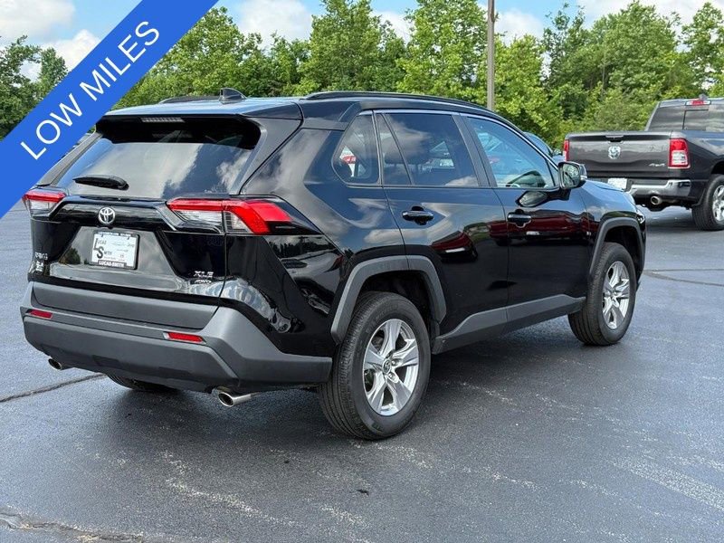 Used 2023 Toyota RAV4 XLE w/ Convenience Package image 3