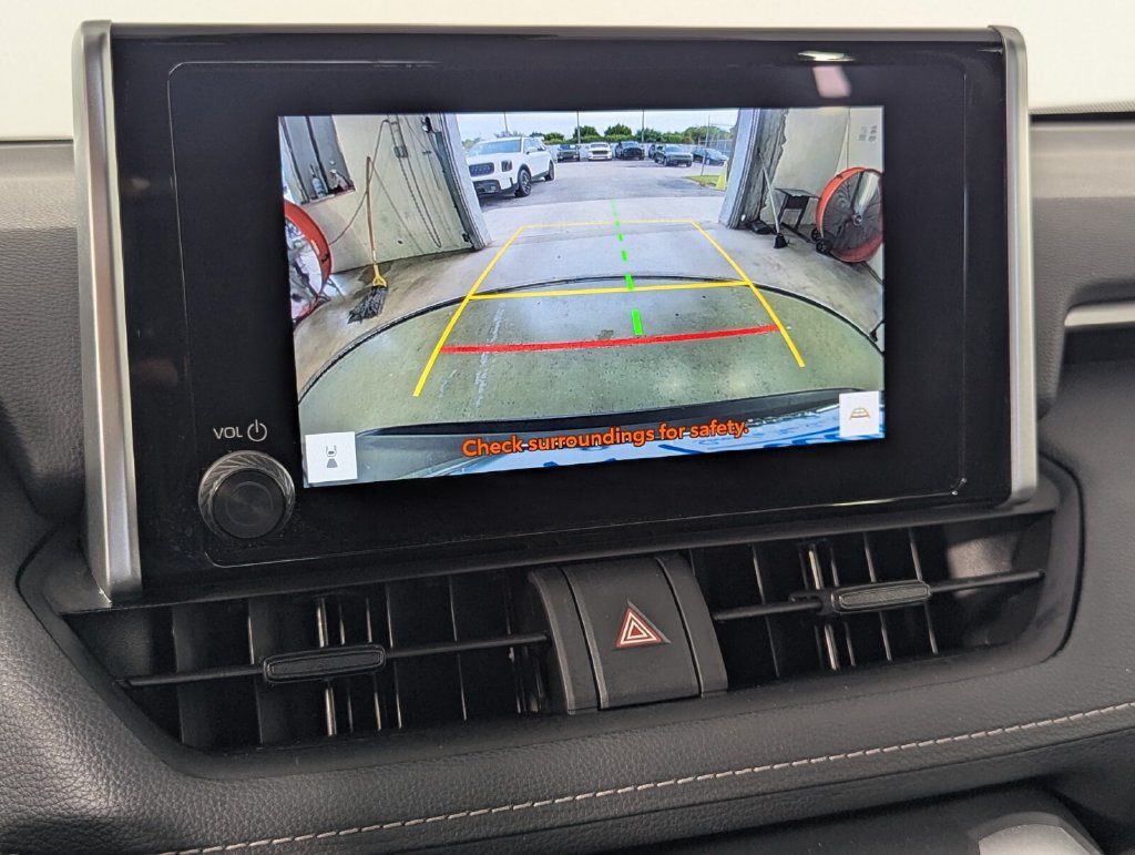 Used 2025 Toyota RAV4 XLE FWD image 21