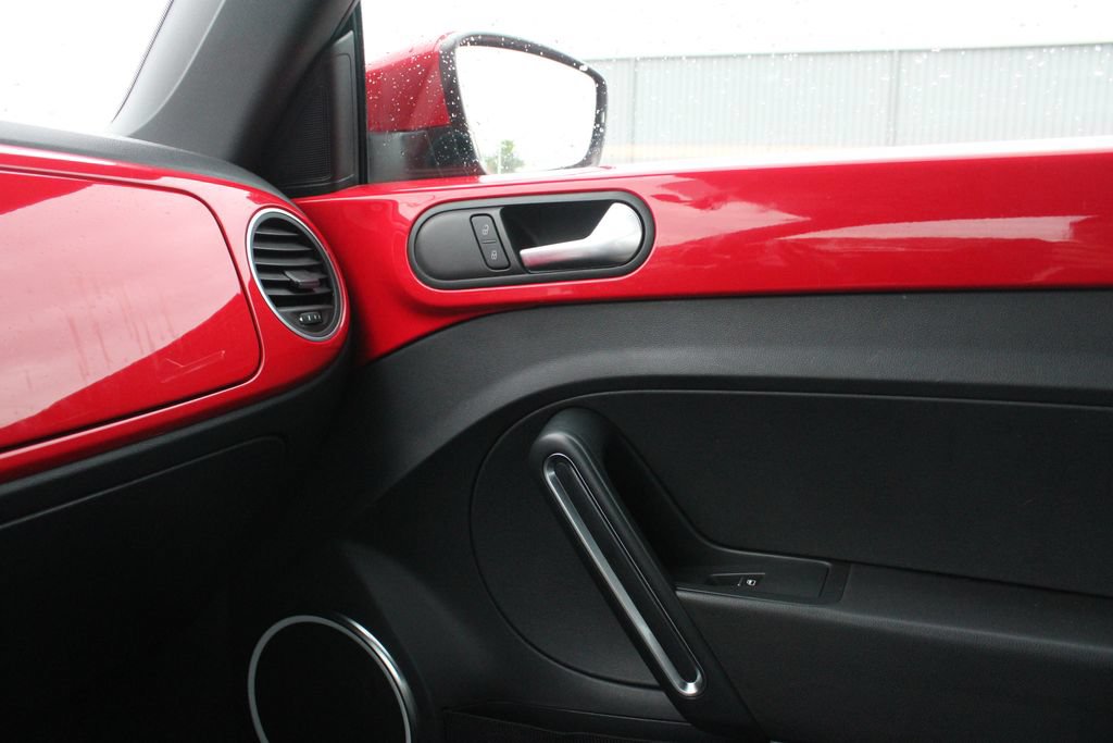 Used 2012 Volkswagen Beetle 2.5 FWD image 18
