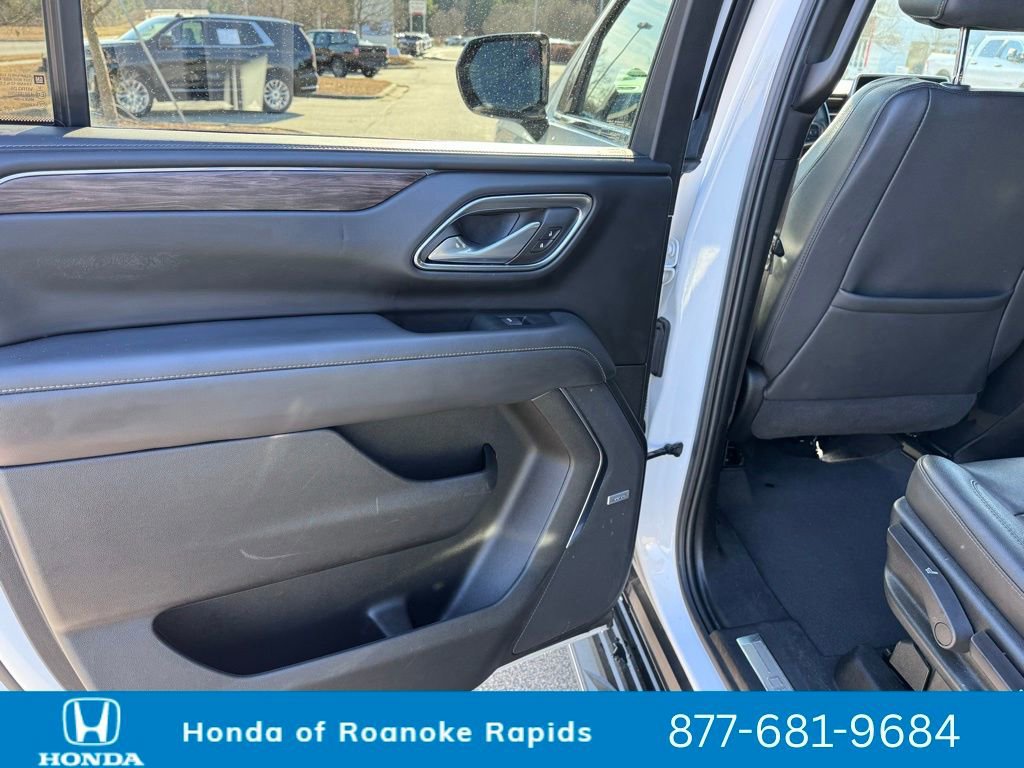 Used 2023 Chevrolet Suburban LT image 27