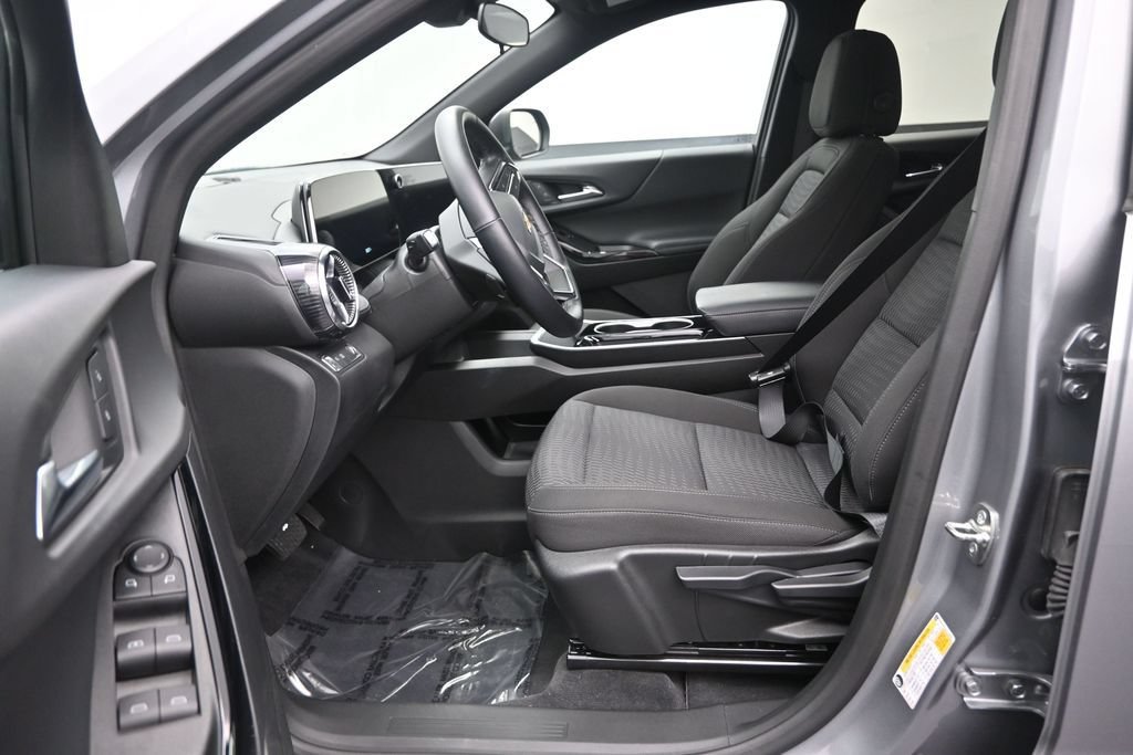 Used 2025 Chevrolet Equinox LT FWD image 13