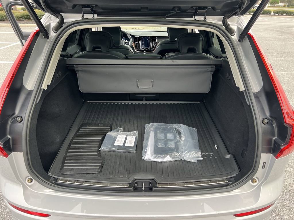 Used 2023 Volvo XC60 B5 Plus w/ Protection Package image 25