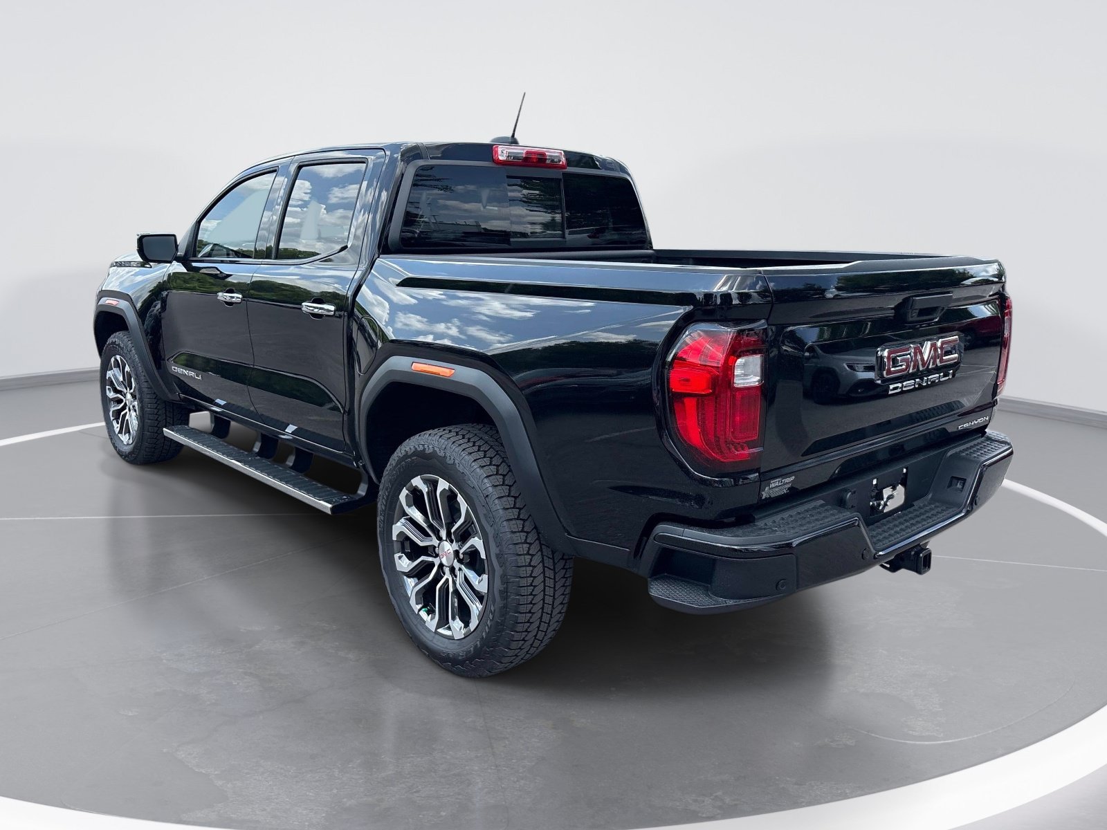 Used 2026 GMC Canyon Denali AWD/4WD image 6