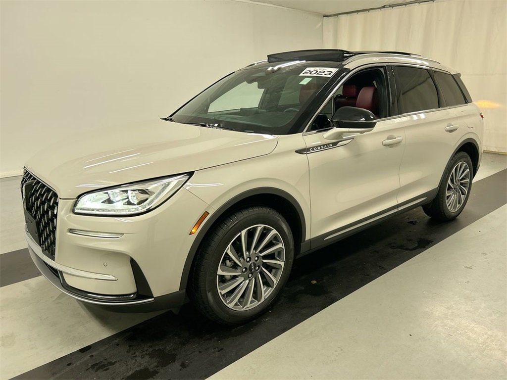 Used 2023 Lincoln Corsair Reserve w/ Equipment Group 201A image 5