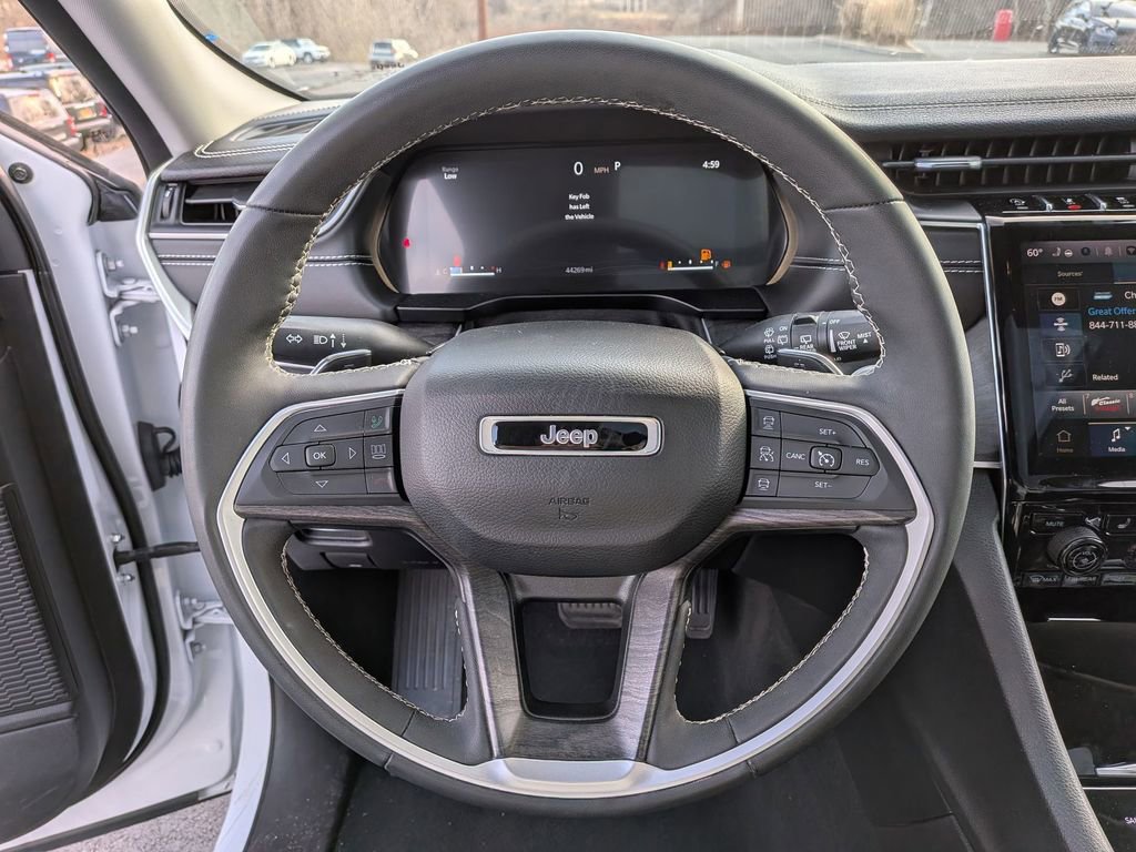 Used 2024 Jeep Grand Cherokee Limited AWD/4WD image 18