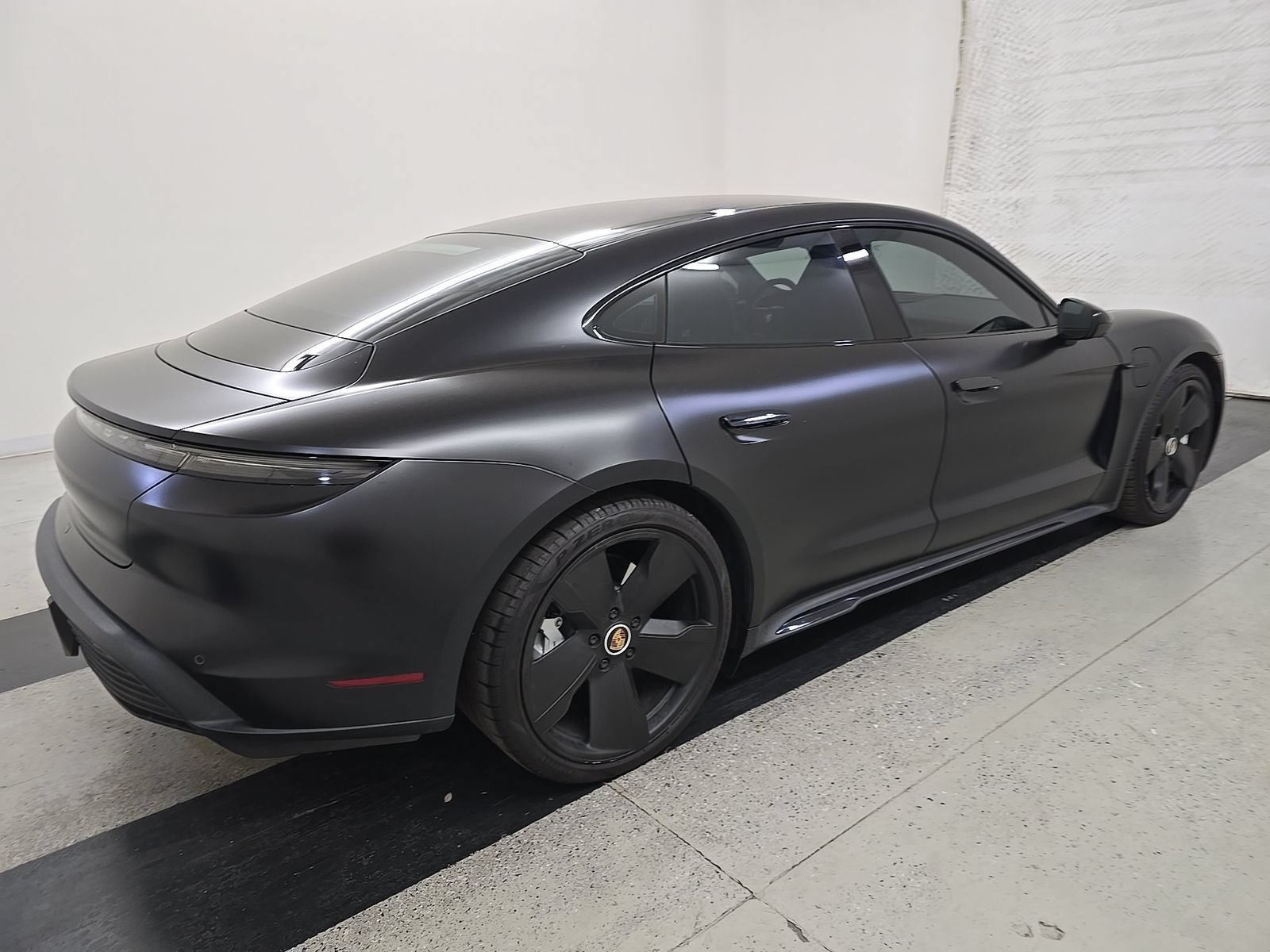 Used 2022 Porsche Taycan 4S AWD/4WD image 4