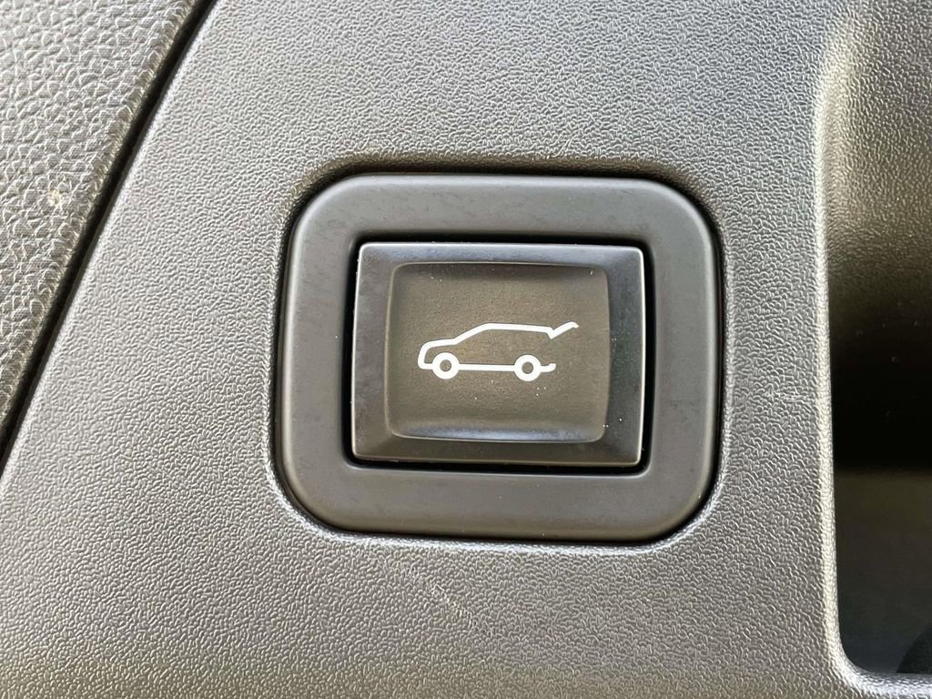 Used 2022 Buick Envision Essence w/ Technology Package I image 10