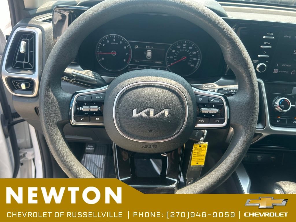 Used 2023 Kia Sorento LX FWD image 13