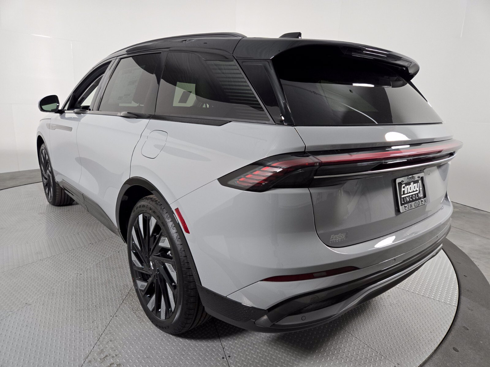 New 2026 Lincoln Nautilus Reserve w/ Jet Appearance Package AWD/4WD image 7