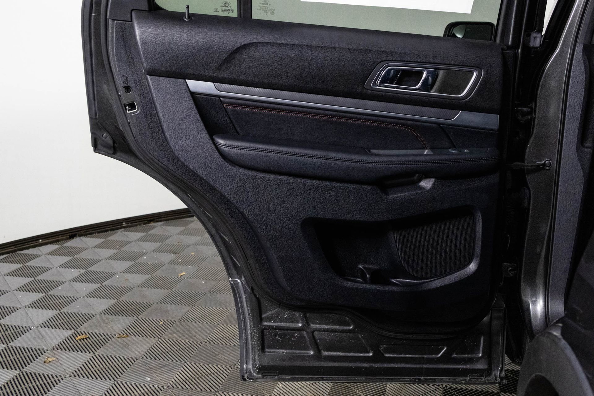 Used 2018 Ford Explorer Sport image 36