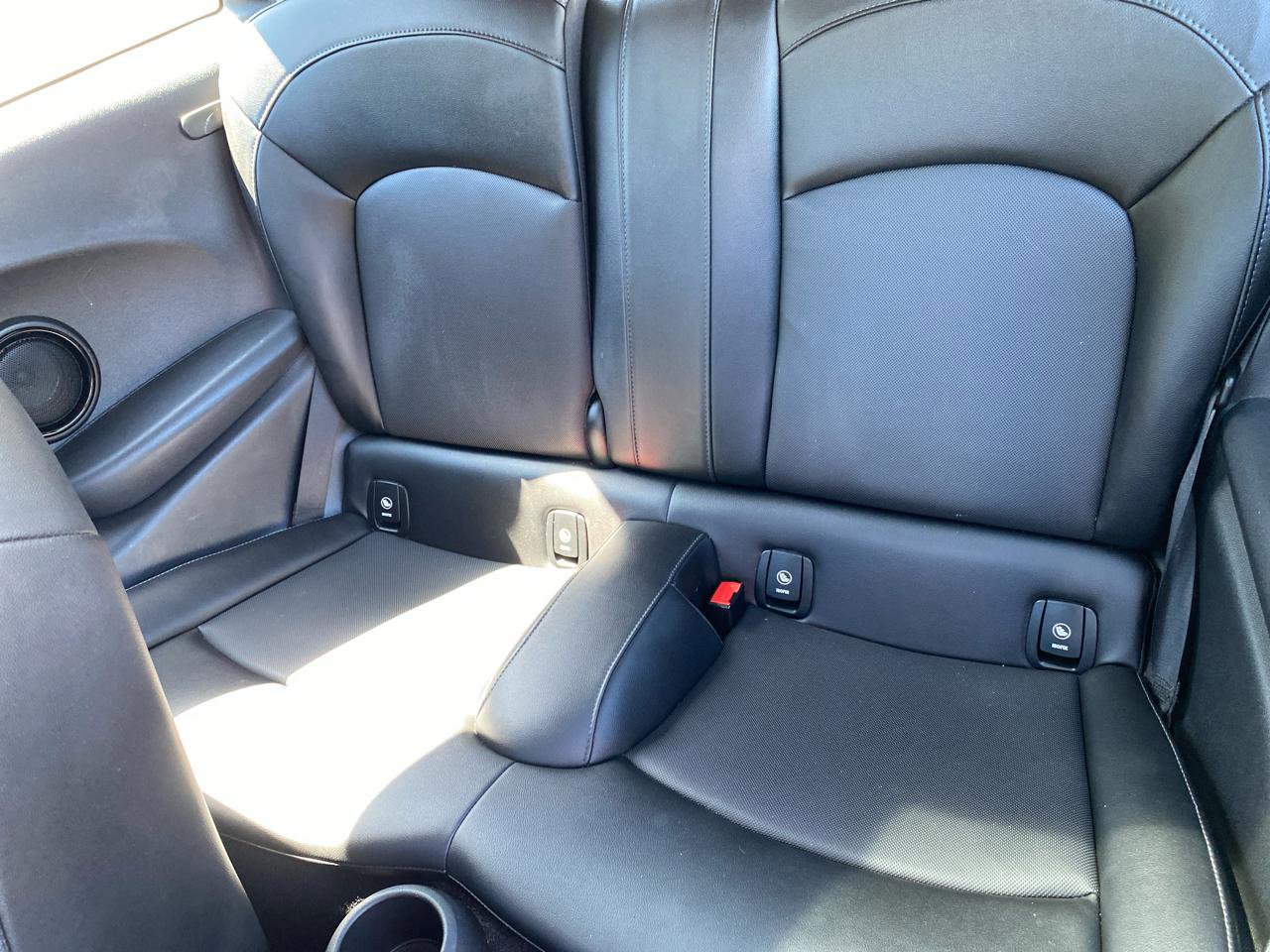 Used 2018 MINI Cooper 2-Door Hardtop FWD image 8