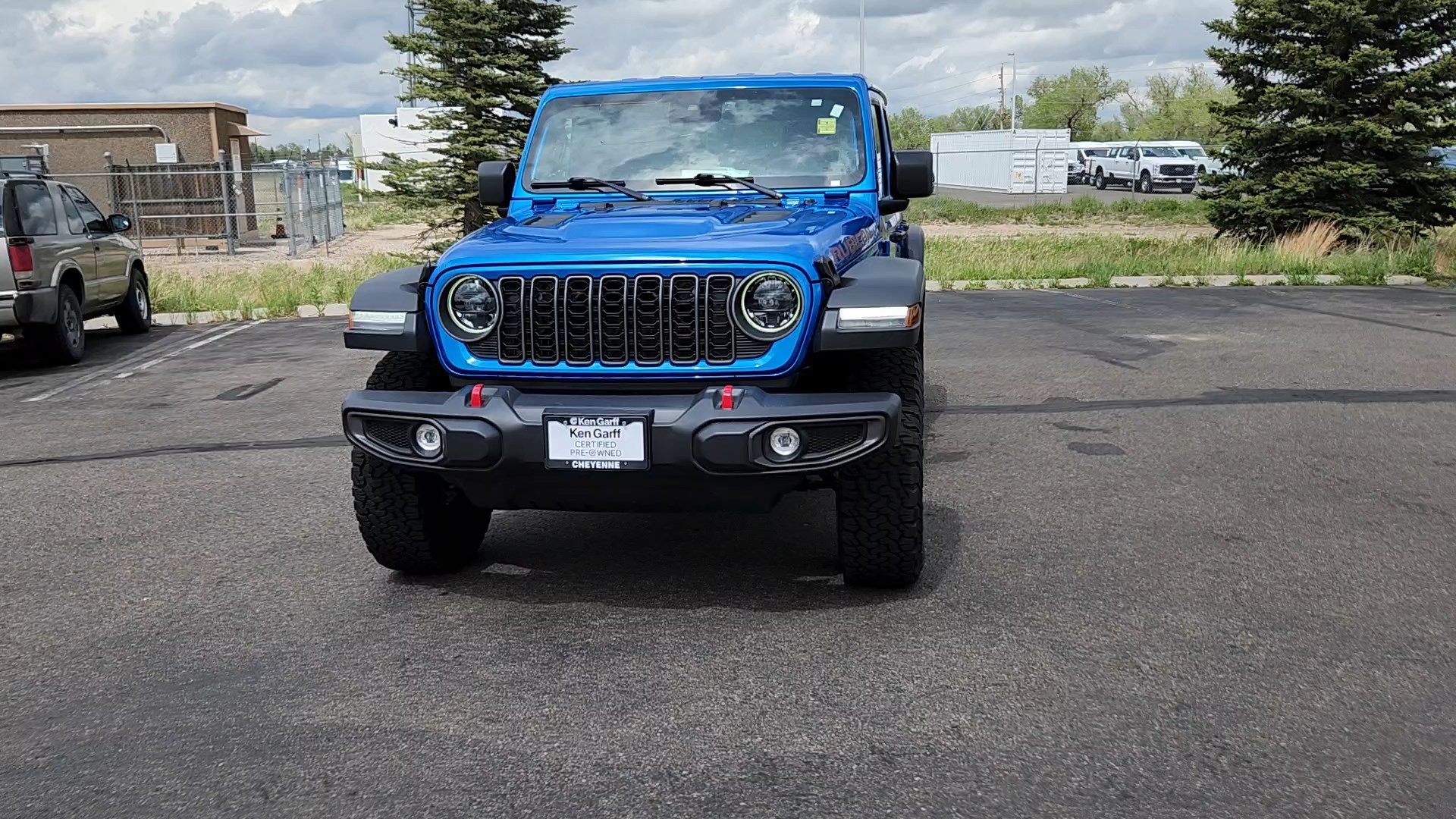 Used 2025 Jeep Wrangler Unlimited Rubicon w/ Convenience Group AWD/4WD image 4