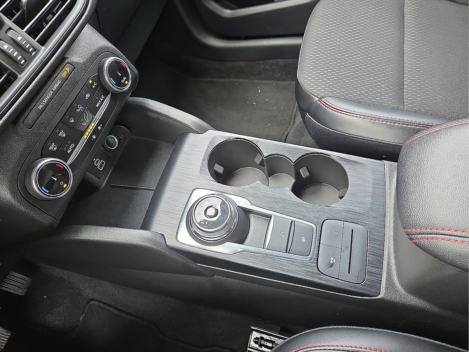 Used 2025 Ford Escape ST-Line FWD image 25