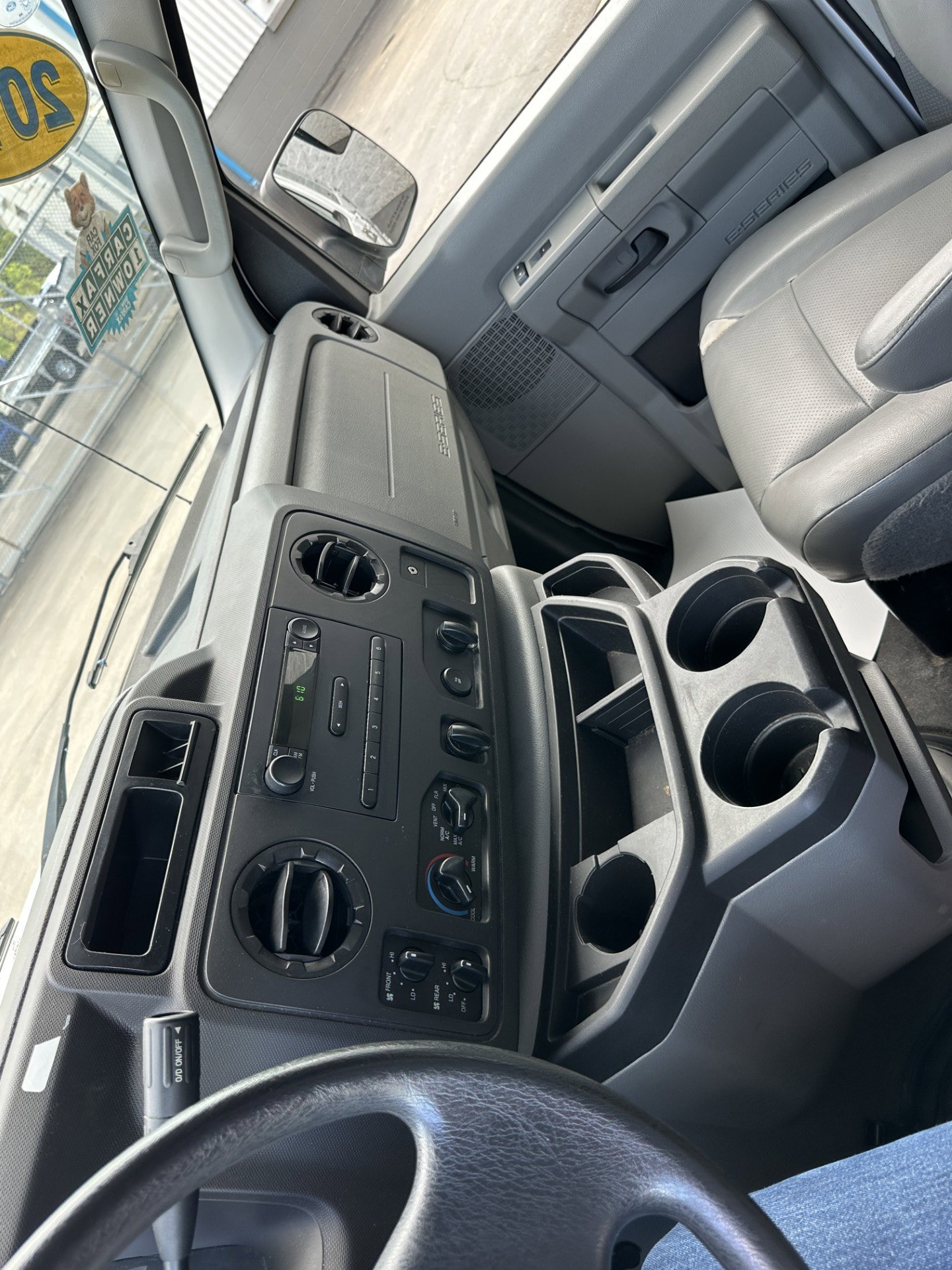 Used 2014 Ford E-250 and Econoline 250 Extended w/ Power Group RWD image 15