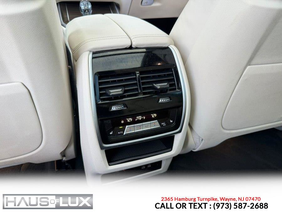 Used 2020 BMW X7 M50i w/ Dynamic Handling Package AWD/4WD image 30