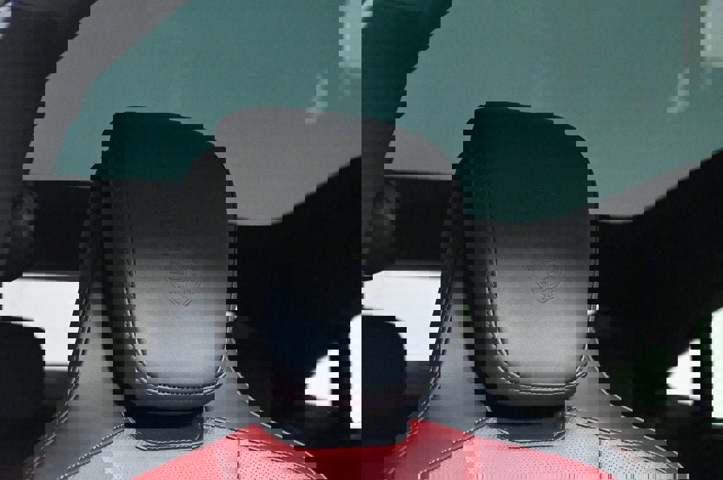 Used 2025 Porsche Taycan 4S image 23