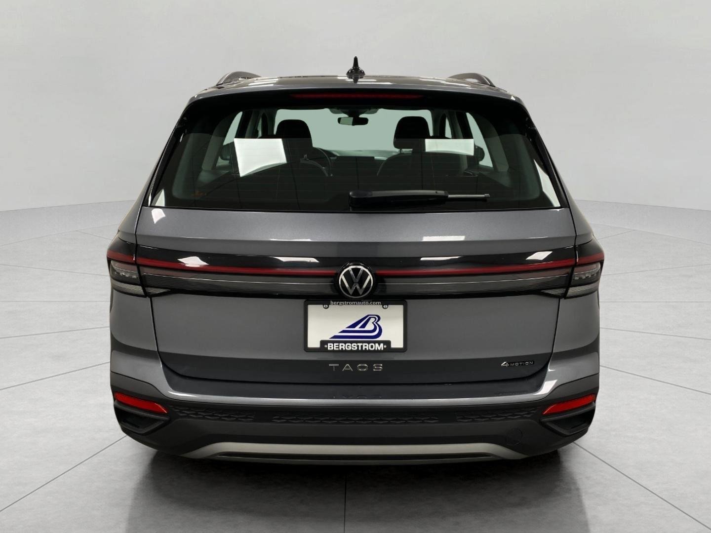 Used 2025 Volkswagen Taos S AWD/4WD image 34
