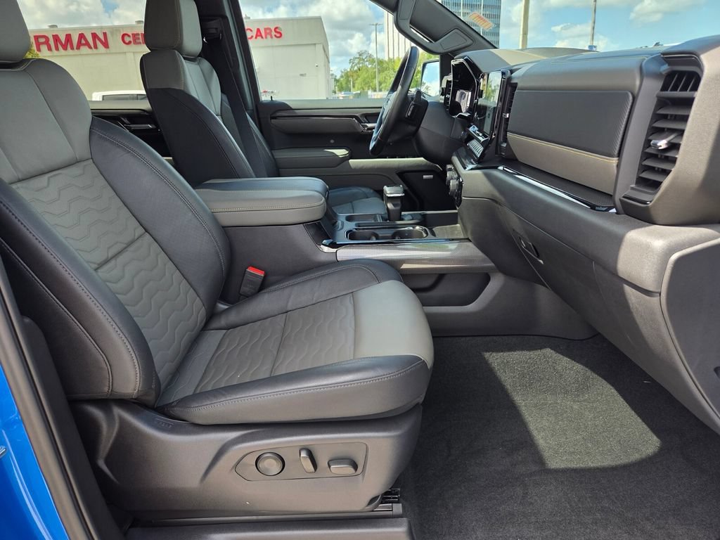 Used 2025 Chevrolet Silverado 1500 ZR2 w/ Technology Package AWD/4WD image 17