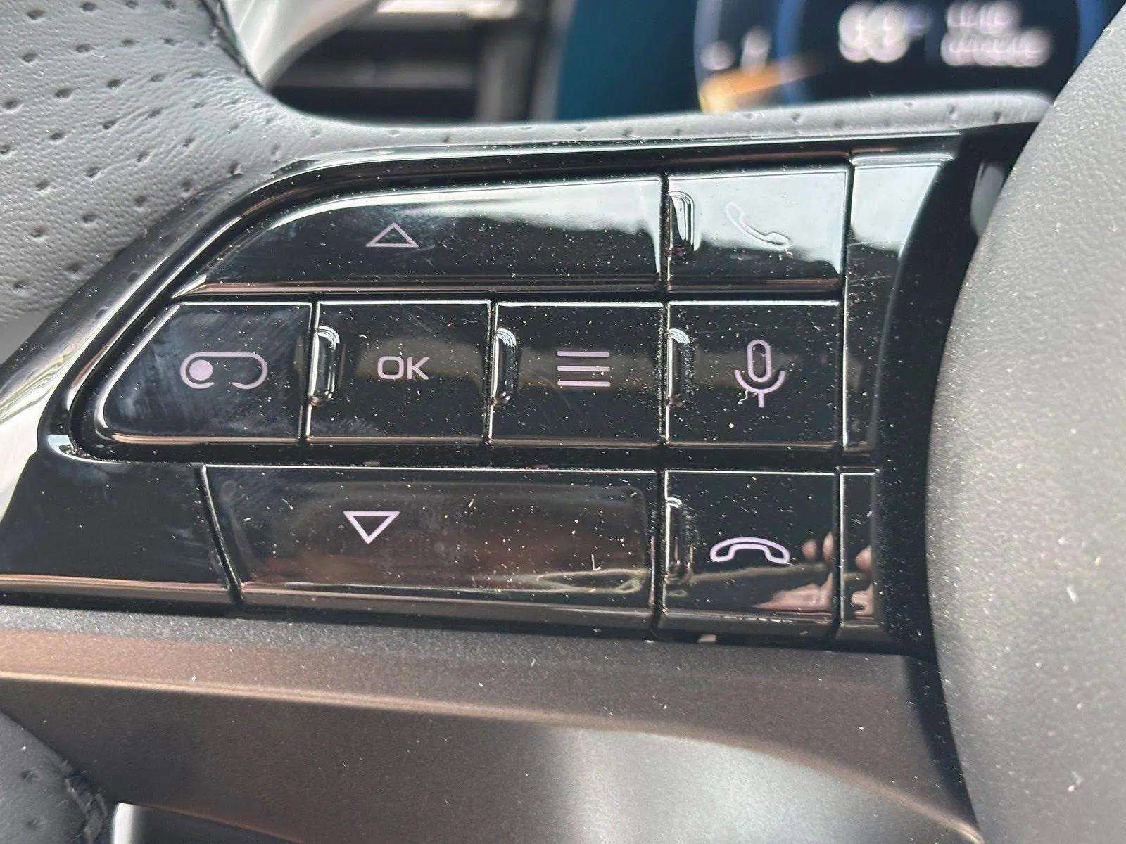 New 2025 Maserati Grecale GT image 49