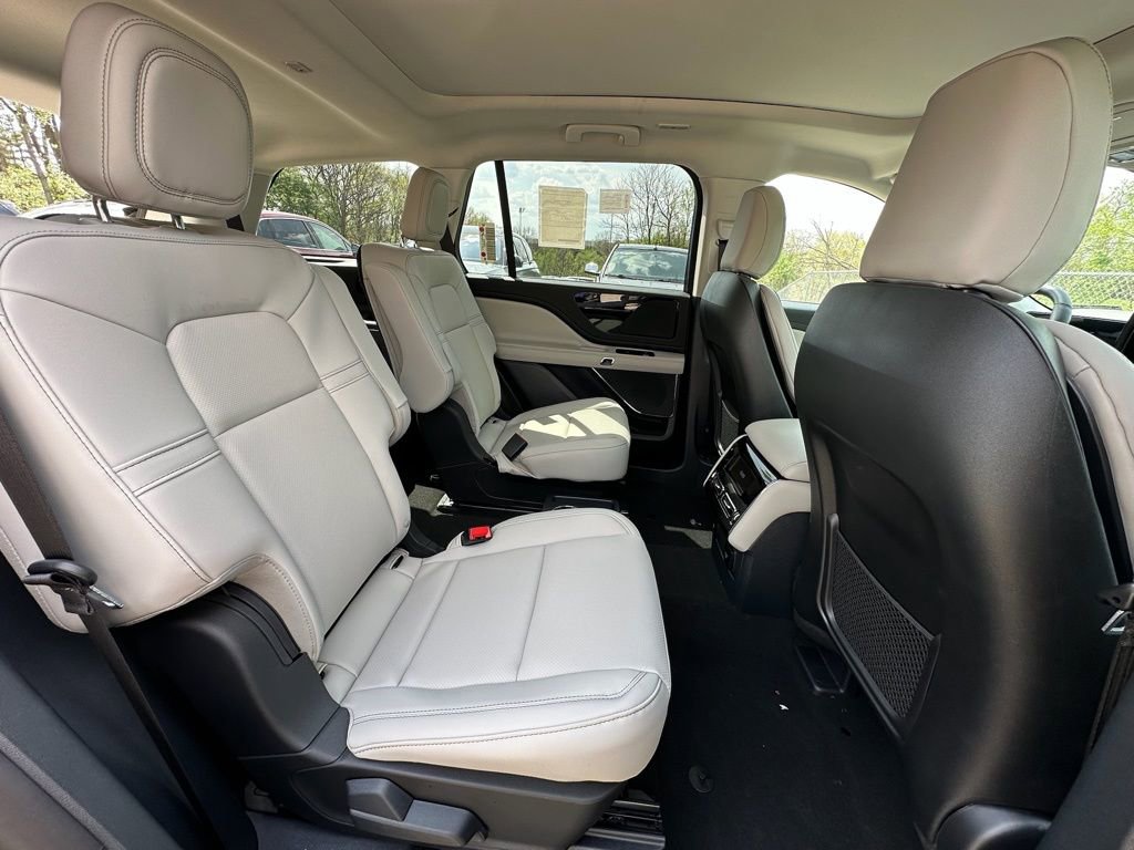 New 2026 Lincoln Aviator AWD image 26