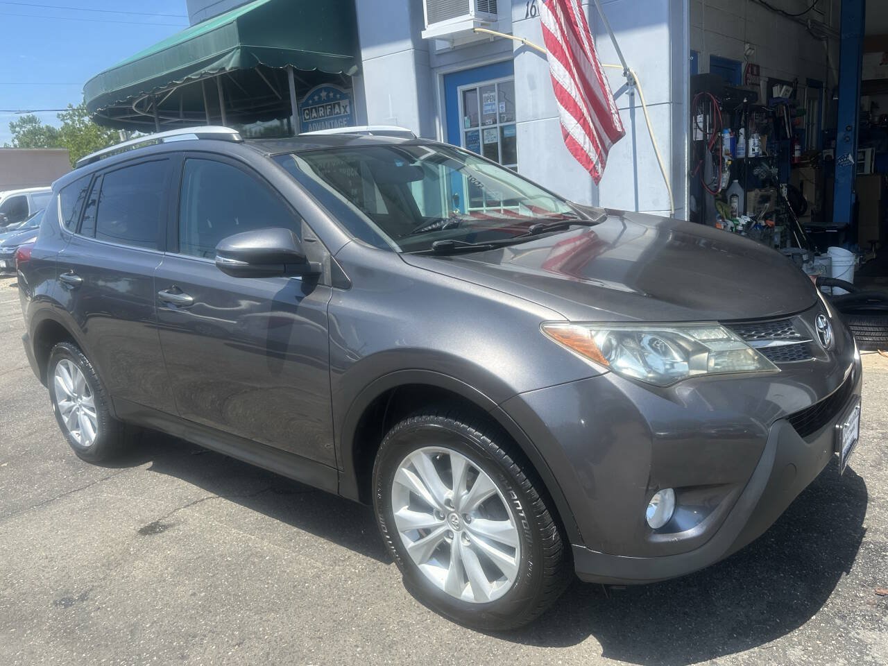 Used 2013 Toyota RAV4 Limited AWD/4WD image 4