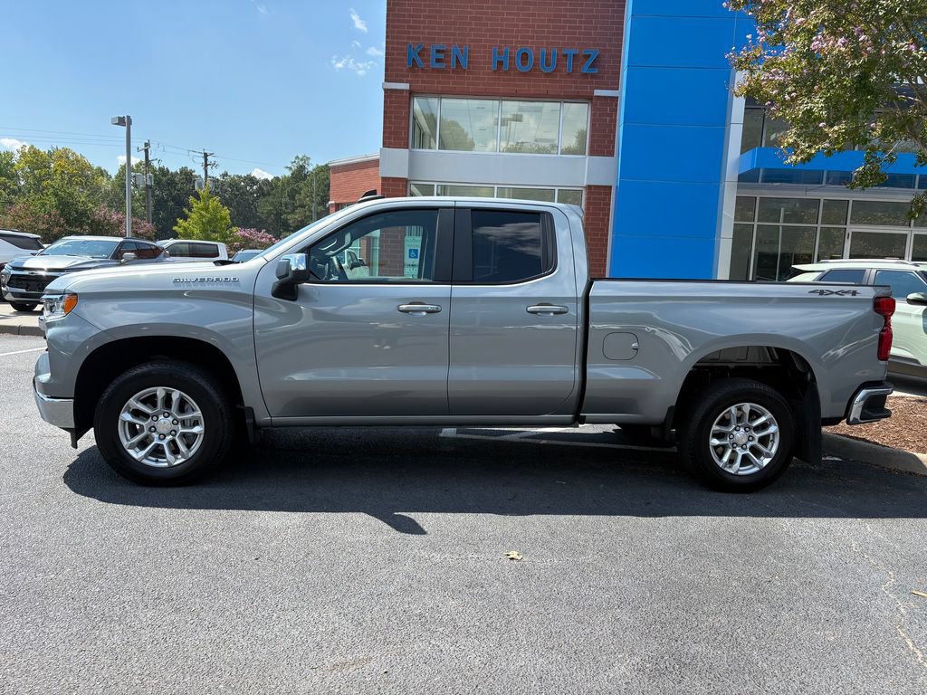 Used 2023 Chevrolet Silverado 1500 LT AWD/4WD image 2