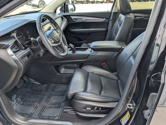 Used 2017 Cadillac XT5 Luxury image 3