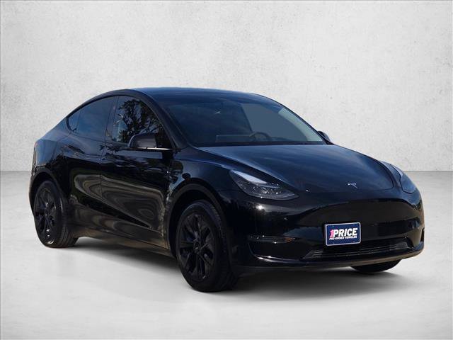 Used 2025 Tesla Model Y Long Range RWD image 3