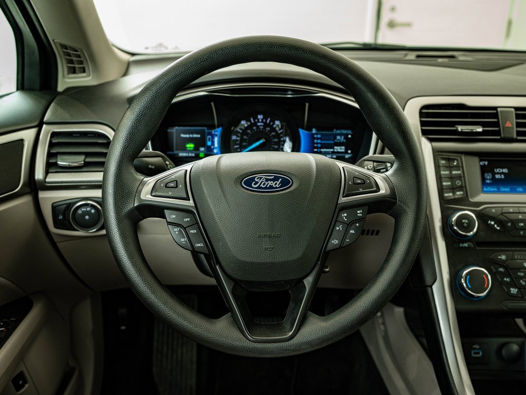 Used 2018 Ford Fusion SE image 22