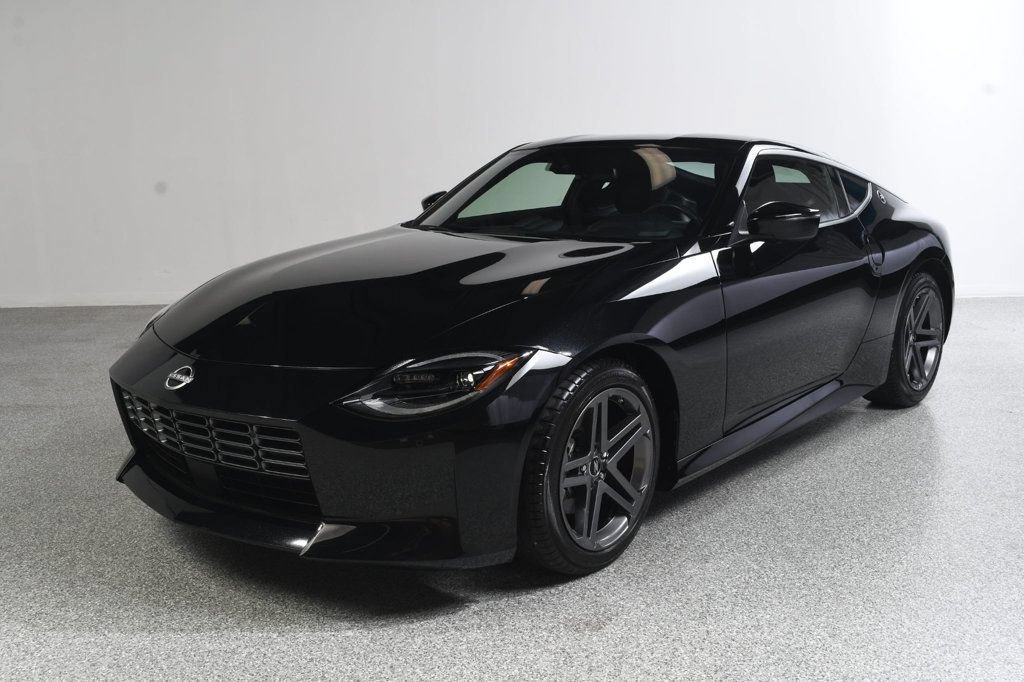 Used 2026 Nissan Z Sport w/ Floor Mat Package RWD image 2