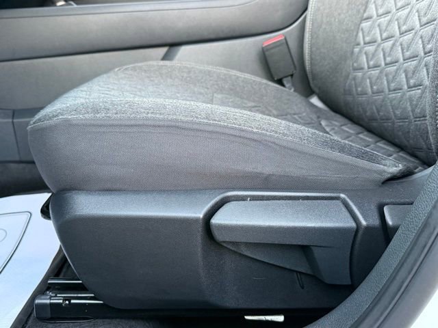 Used 2025 Nissan Kicks SV FWD image 14