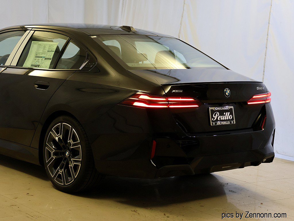 Used 2027 BMW 550e xDrive w/ Premium Package AWD/4WD image 8
