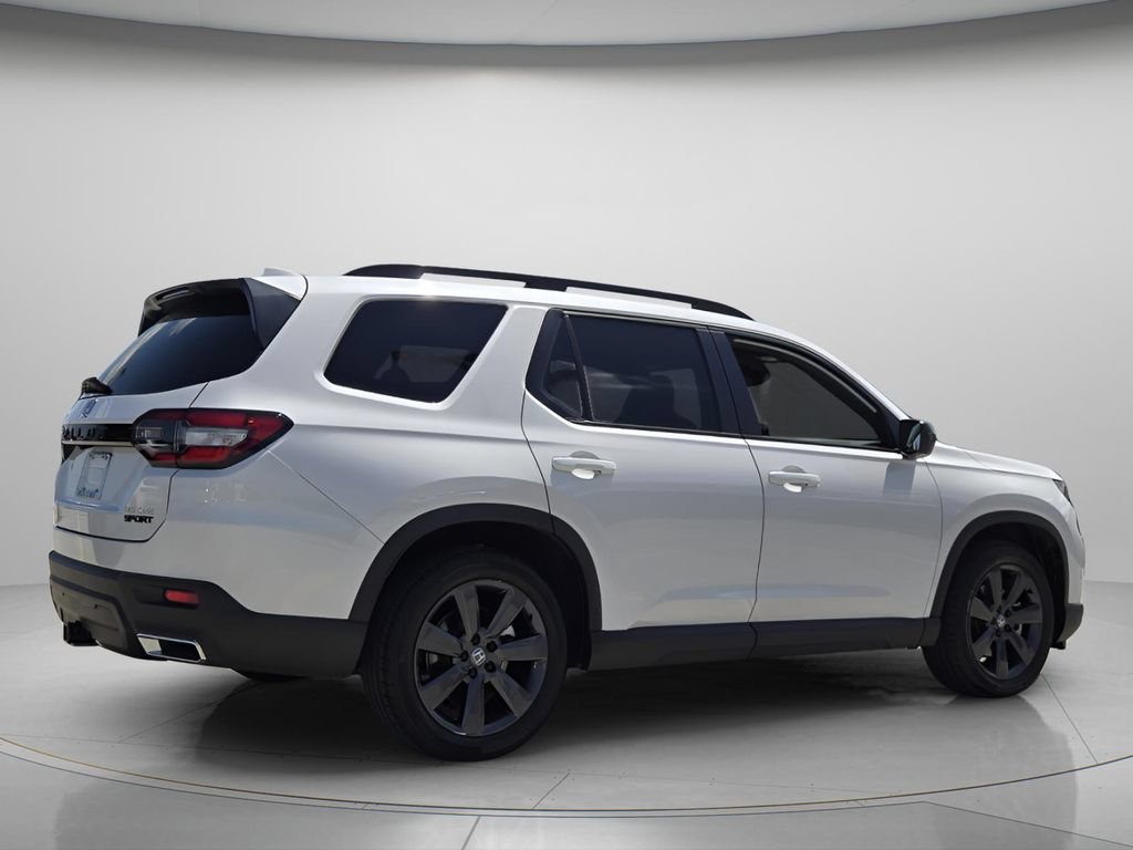 Certified 2025 Honda Pilot Sport image 7