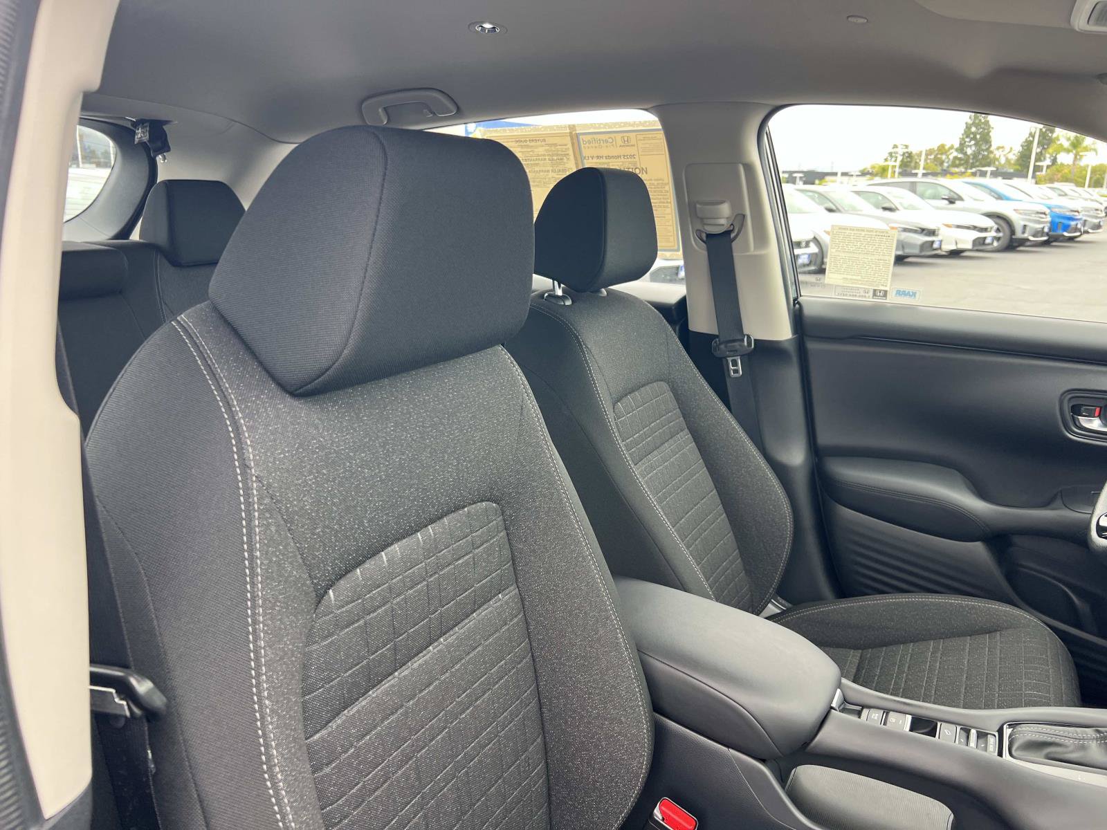 Certified 2025 Honda HR-V LX image 28