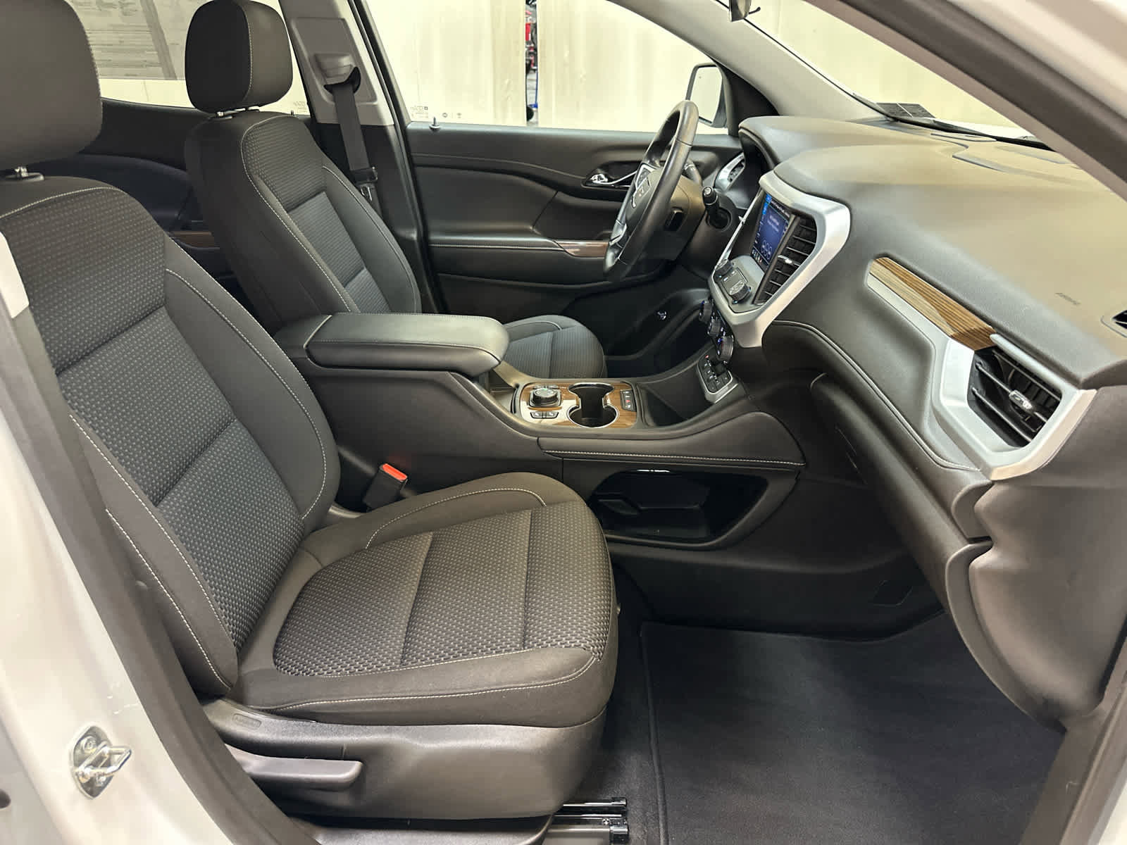 Certified 2023 GMC Acadia SLE w/ Driver Convenience Package AWD/4WD image 14