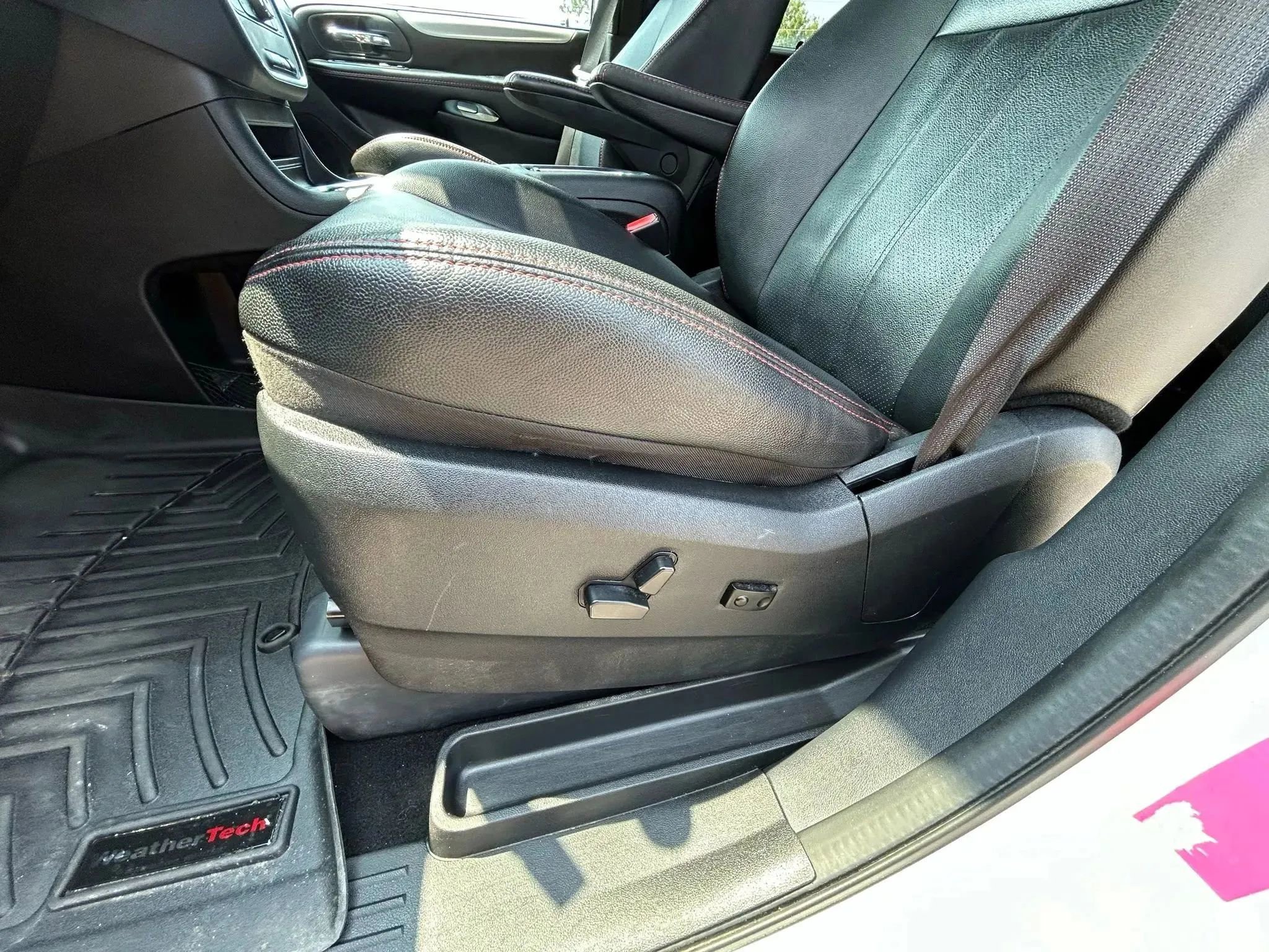 Used 2020 Dodge Grand Caravan GT image 26